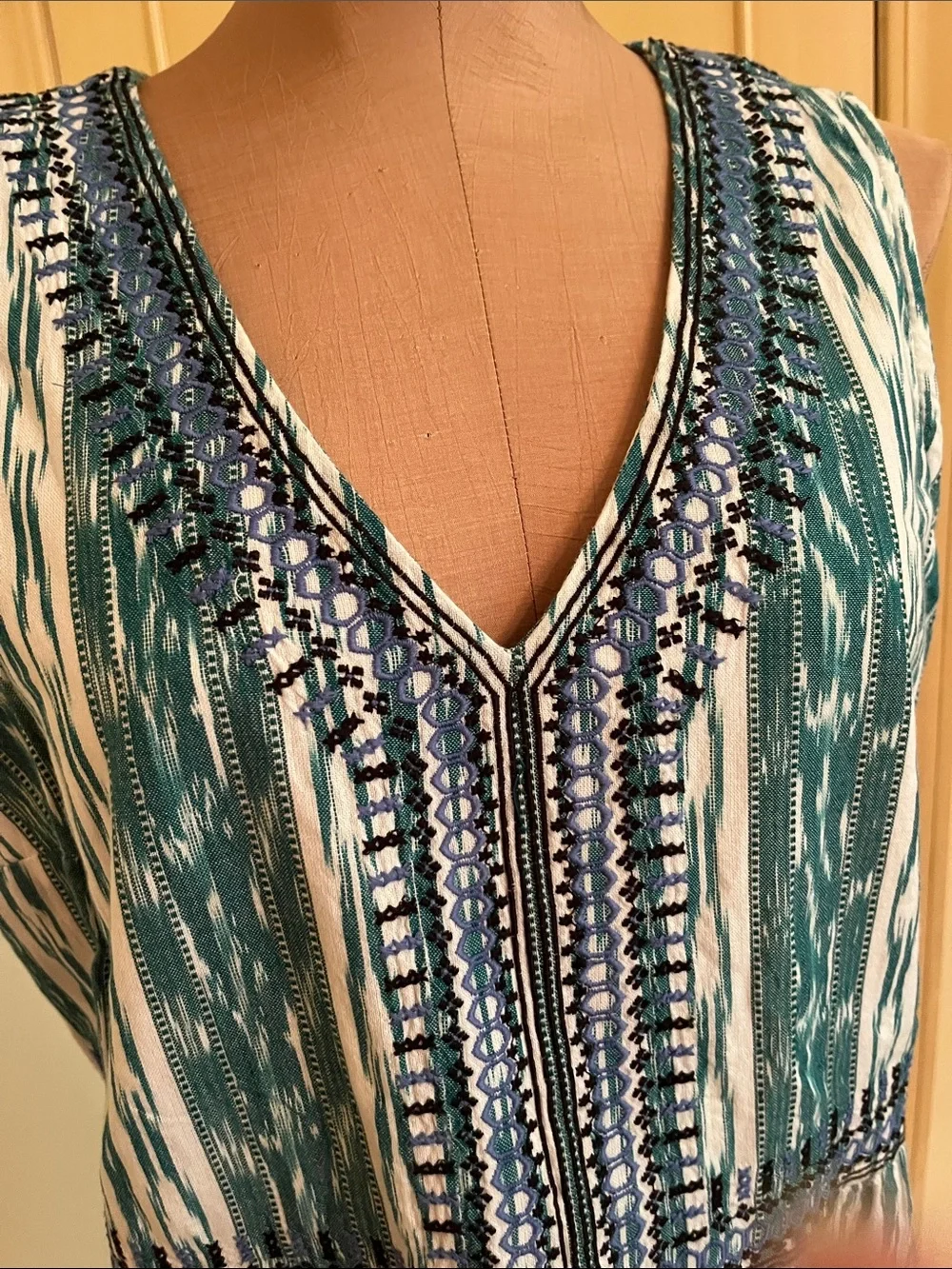 J. JILL Summer Casual Sleeveless V-Neck Embroidered Teal & White Print Dress LP